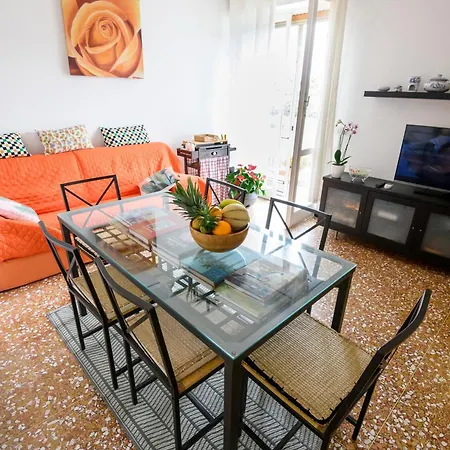Apartment Chiwi's Vado Ligure